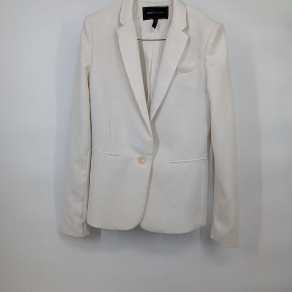 BCBGMaxAzria Cream Blazer with Notched Lapels - Picture 3 of 10